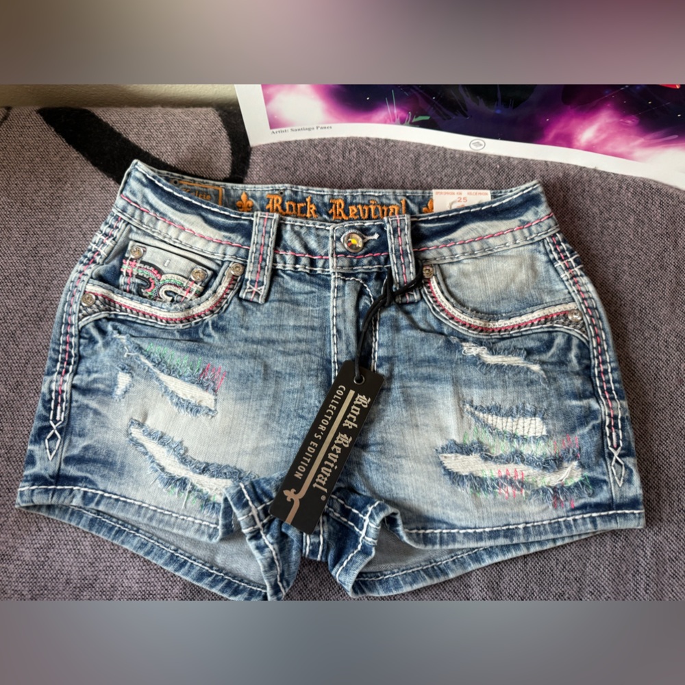 NWT Rock Revival Kelcie Shorts